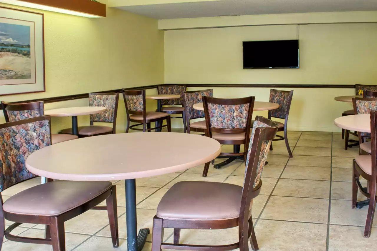 Econo Lodge Richmond Eksteriør billede