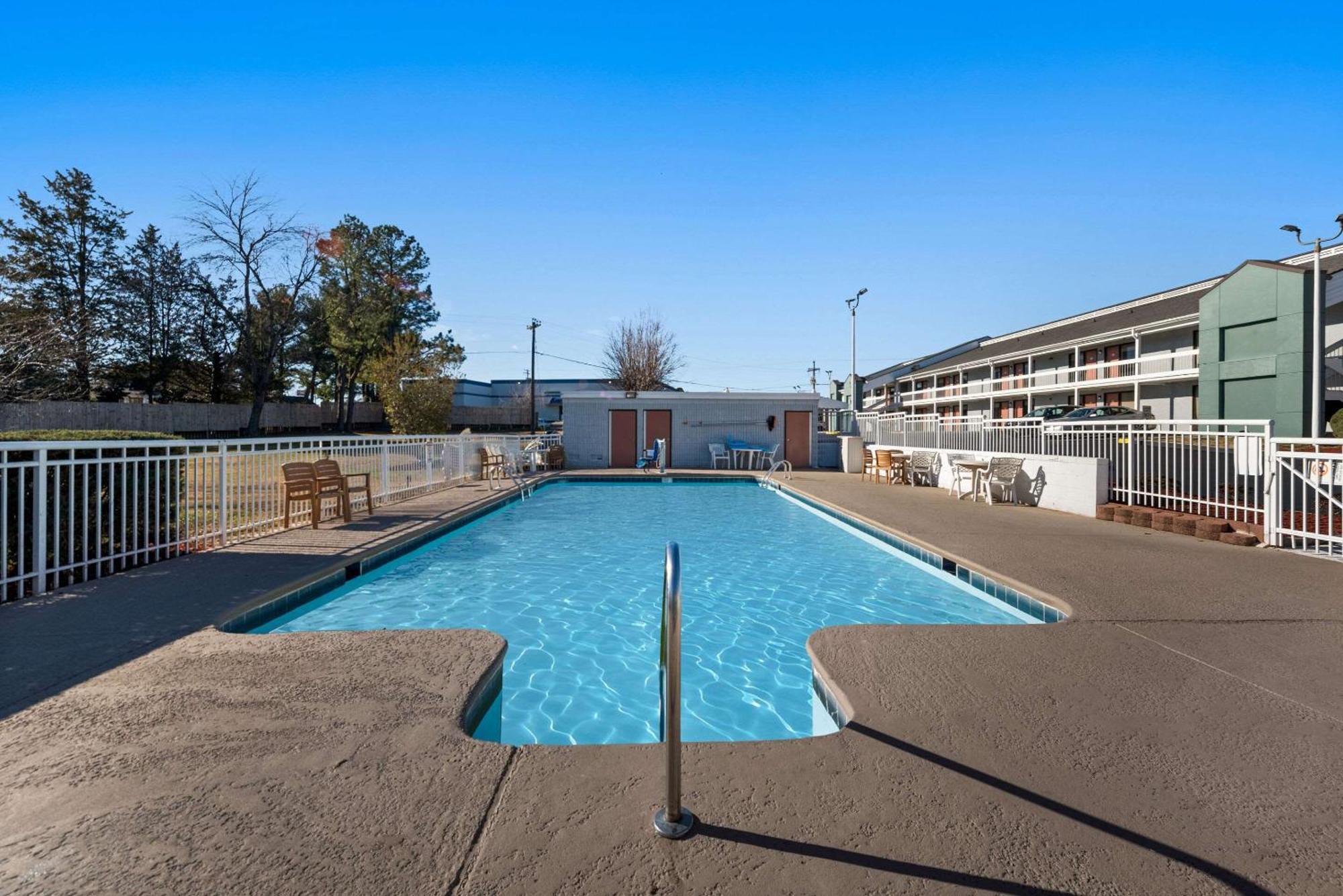 Econo Lodge Richmond Eksteriør billede