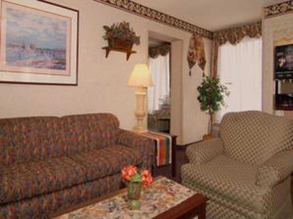 Econo Lodge Richmond Eksteriør billede