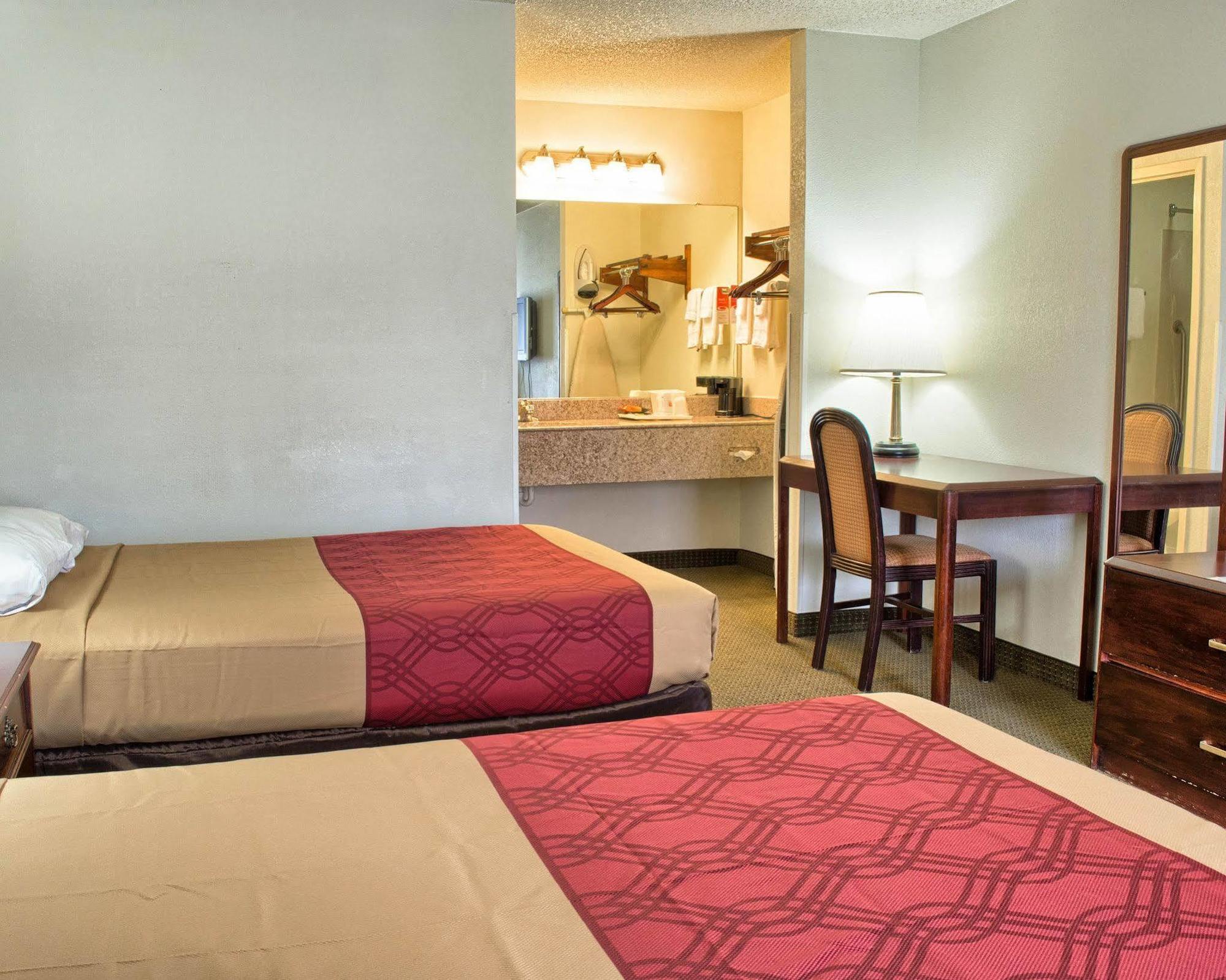 Econo Lodge Richmond Eksteriør billede