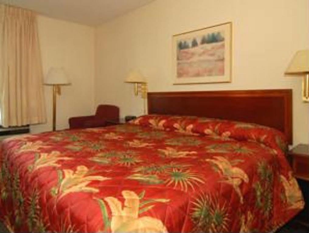 Econo Lodge Richmond Eksteriør billede